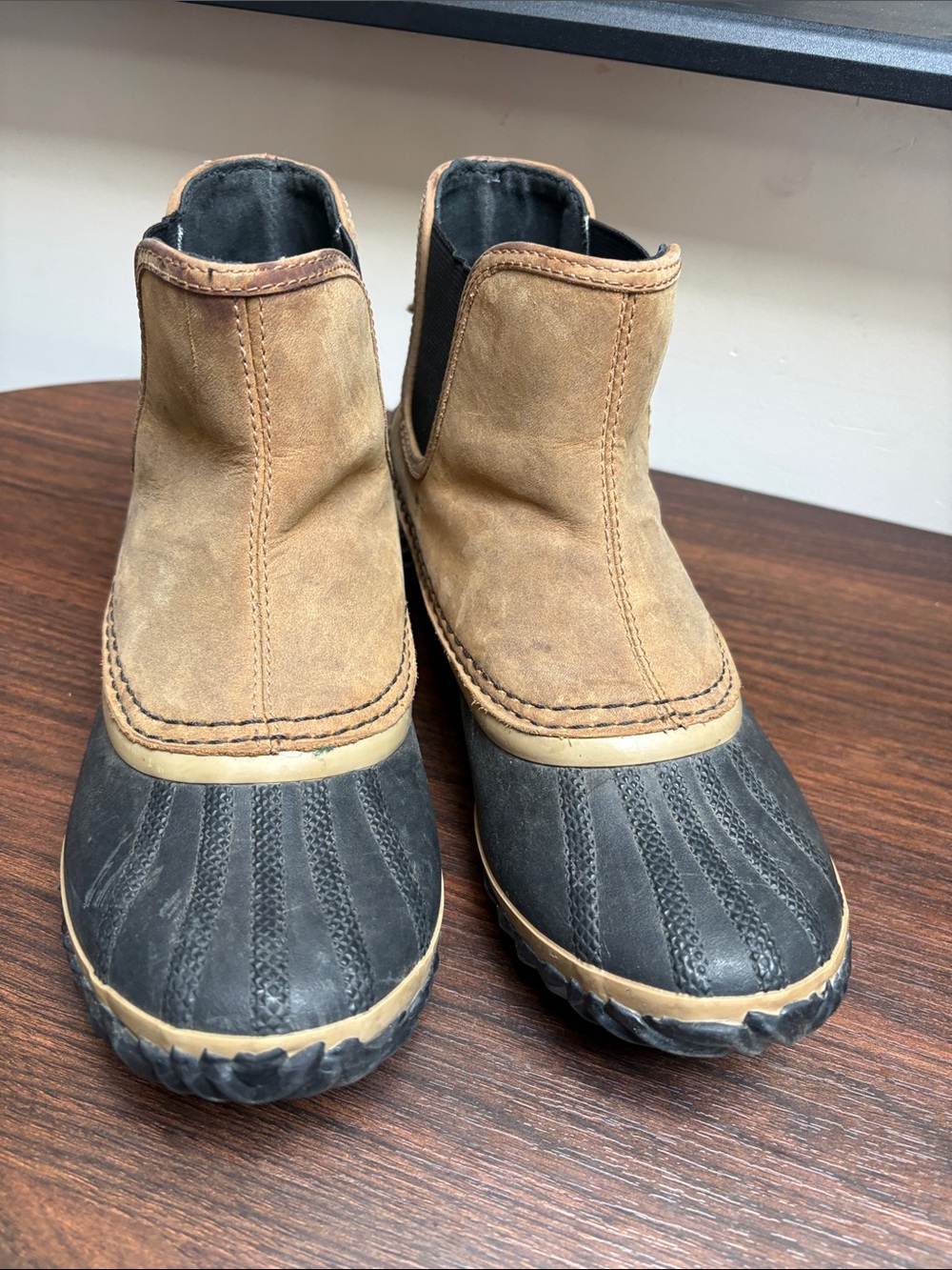 Sorel Women’s Out n About Chelsea Duck Boot size 7